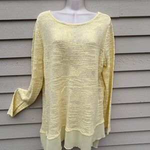 Lightweight weight long sleeve soft yellow tunic sweater. Size Large.